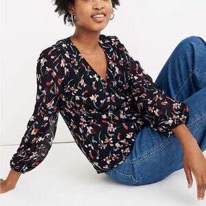 Madewell Shirred-Sleeve V-Neck Top in Drifting Flowers